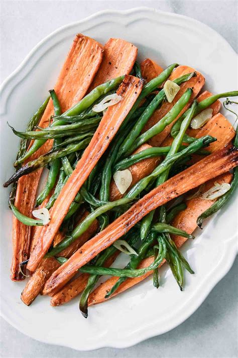 Roasted Green Beans and Carrots | Easy Sheet Pan Roasted Veggies!