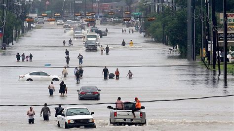 Why is Houston so vulnerable to devastating floods? - BBC News