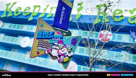 The Retro 90s Medals That Will Make You Want to Run the Walt Disney ...