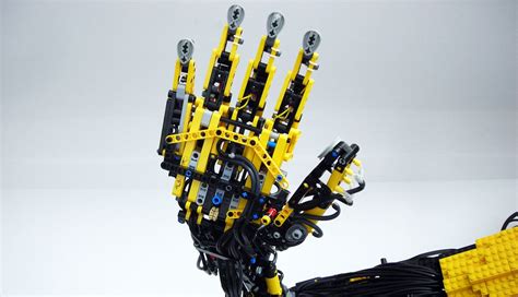 Watch A Working Robot Hand Made From Legos | Robot hand, Legos, Working ...