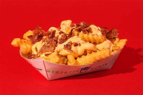 Who has best loaded fries: Taco Bell, Wendy's, Arby's, Shake Shack - Business Insider