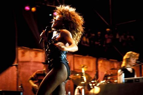 Tina Turner at Live Aid concert in Philadelphia, PA July 13, 1985 | Tina turner live, Tina ...