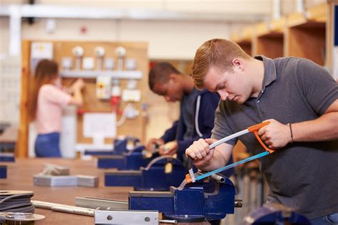 La réforme de l’enseignement technique et professionnel en question(s) - Ligue des Droits de l ...