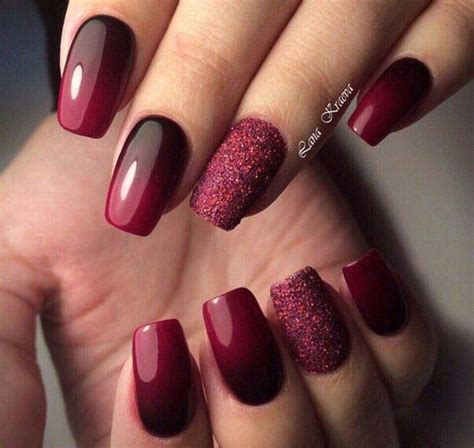 23 Gorgeous Glitter Nail Ideas for the Holidays - Page 2 of 2 - StayGlam