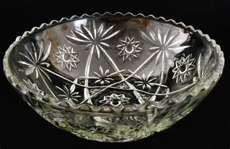 il_fullxfull.695253397_3lm1 | Vintage pressed glass, Crystal bowls, Antique dishes