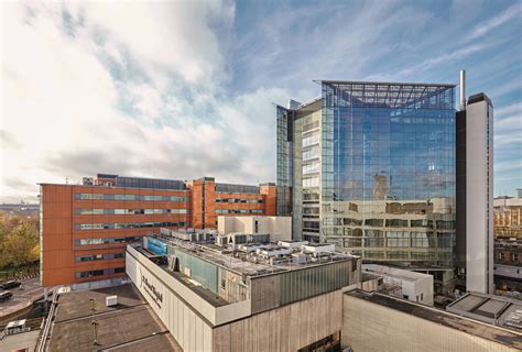 Hopkins completes St Thomas’ Hospital reclad