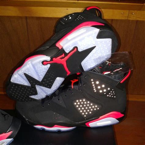 Infrared retro 6s please contact 2163015895 i have sizes 10.5, and 9.5 ...