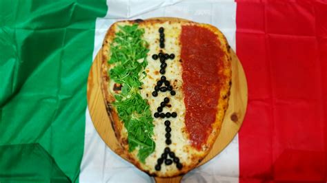 La vera "Pizza Tricolore" solo al GreenWood di Matino | Quel gran Pezz di Cucina