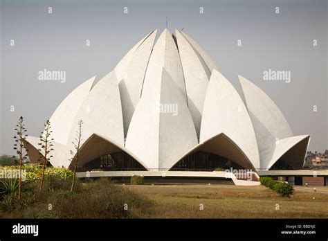 Bahai Temple, also known as the Lotus Temple, New Delhi, Delhi, India ...