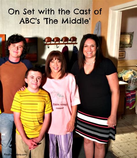 Set Visit with the Cast of THE MIDDLE - Finding Debra