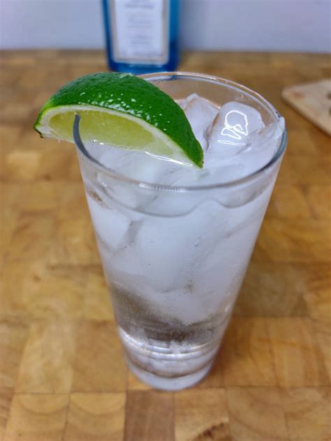 Gin and Soda: the almost Rickey | Occasional Cocktails