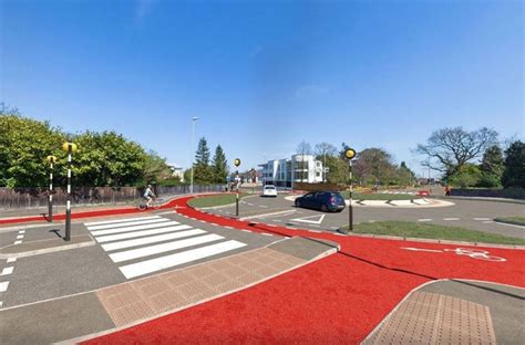 UK’s first ‘Dutch-style’ roundabout with priority bike lane opens in Cambridge | RAC Drive