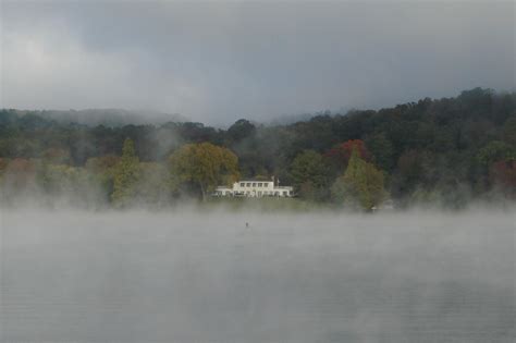 Kingston, TN : During early morning fog on Watts Barr Lake, Kingston ...