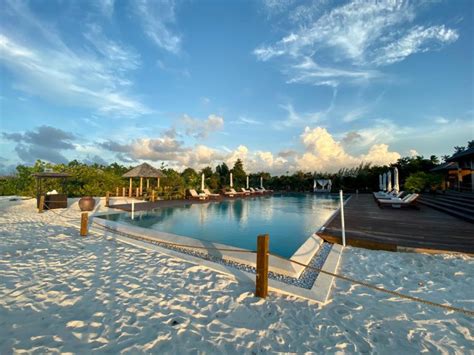 COMO Parrot Cay Beach Bar and Pool | Coast Architects