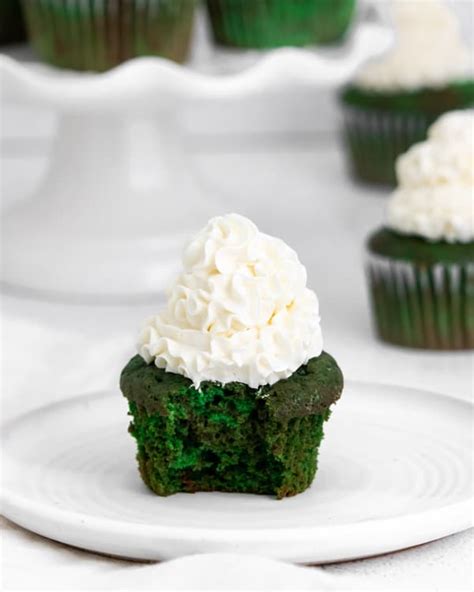 Green Velvet Cupcakes -the perfect holiday cupcake!