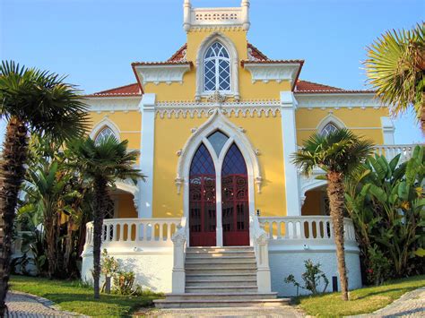 Portuguese Architecture in Estoril, Portugal - Encircle Photos