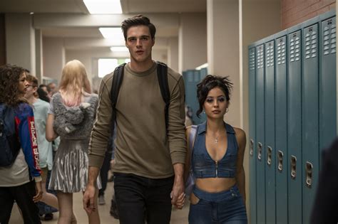 What Happened With Nate and Maddy on Euphoria? | POPSUGAR Entertainment