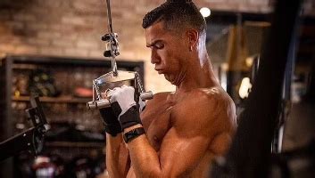 Al Nassr's Nutritionist said how Cristiano Ronaldo helps in his work - FootyRoom