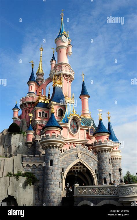 Sleeping Beauty Castle. Fantasyland, Disneyland, Paris, France Stock Photo - Alamy