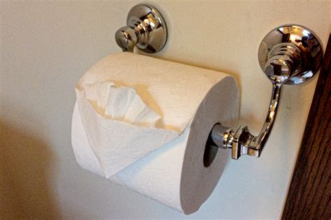 Toilet paper origami - Spudart