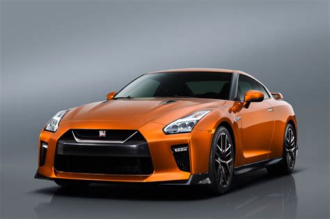 2017 Nissan GT-R: The Refreshed R35.5 Debuts in New York