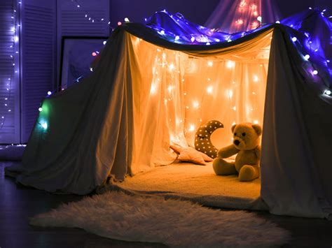 Blanket Fort Date Idea, Fun & Games Ideas and Activities.