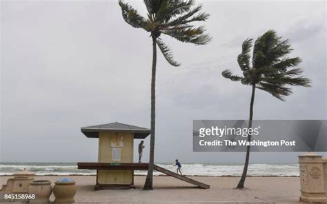 180 Hollywood Beach Weather Stock Photos, High-Res Pictures, and Images ...