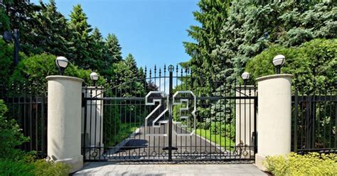 Why can’t Michael Jordan sell his house? | Crain's Chicago Business