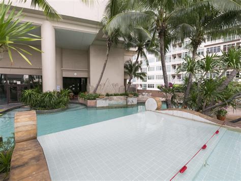 Best Price on Century Park Hotel in Bangkok + Reviews!