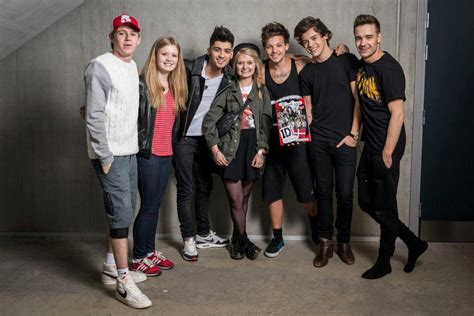 1D with fans - One Direction Photo (34418316) - Fanpop