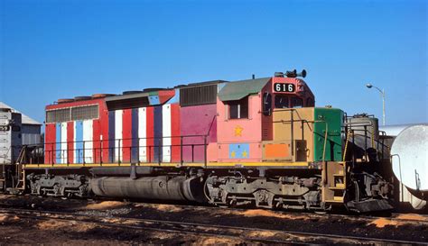 Ten unusual locomotive paint schemes in North America - Trains