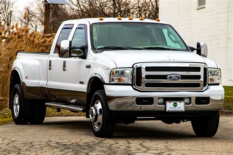 No Reserve: 30k-Mile 2005 Ford F-350 Super Duty Lariat Crew Cab Power ...