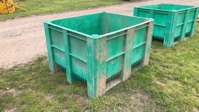 Large plastic water trough | York Machinery Sale (hedgers, buckets, livestock equip, spares ...