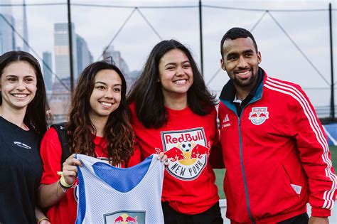 PHOTOS: RBNY Players Attend Red Bull Four-2-Score Event | New York Red ...