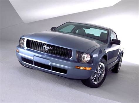 2005 Ford Mustang Price, Value, Depreciation & Reviews | Kelley Blue Book