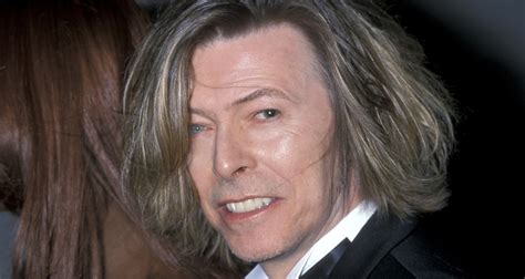 Why David Bowie Had Two Coloured Eyes? | WHO Magazine