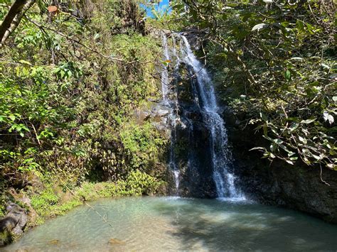 8 Best Waterfalls on Oahu, Hawaii - Getaway Compass