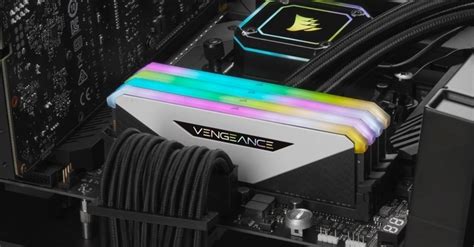 Quick Look: CORSAIR VENGEANCE RGB RT DDR4 Memory | TechPowerUp