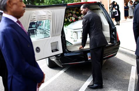 In Charleston Funerals, Remembering Victims of Hate as Symbols of Love - The New York Times