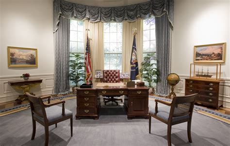 File:Bush Library Oval Office Replica.jpg - Wikipedia
