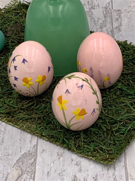 Vintage hand painted ceramic Easter Eggs, 3 pink floral Easter ...