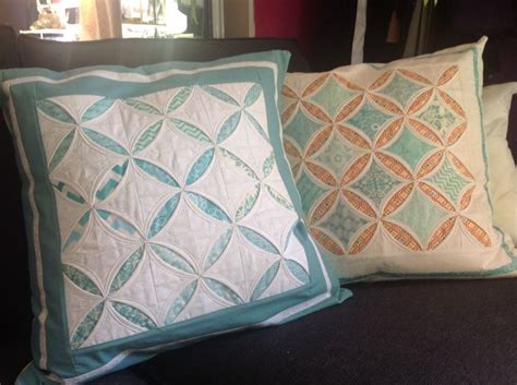 I made these cathedral window pillows for my daughter from the #modabakeshop pattern #moda # ...