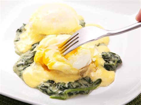 Eggs Sardou (New Orleans-Style Poached Eggs With Artichoke Hearts ...