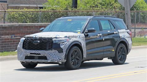 2024 Ford Explorer Refresh Drops Heavy Camo In New Spy Photos