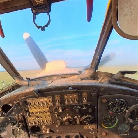 An-2 cockpit in Târgu Jiu, Romania - Virtual Globetrotting