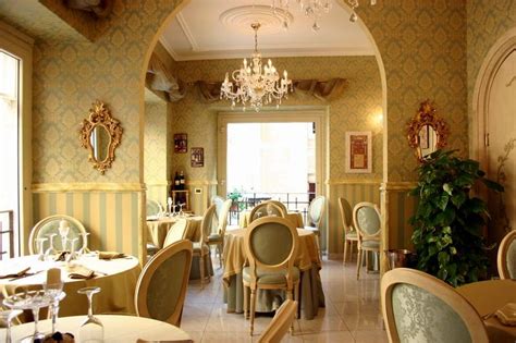 Italian Restaurant Decor - Life in Italy