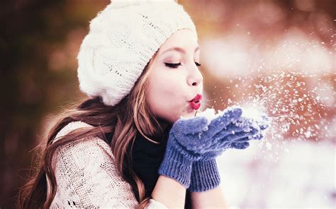 Winter Girl Wallpapers Images Photos Pictures Backgrounds