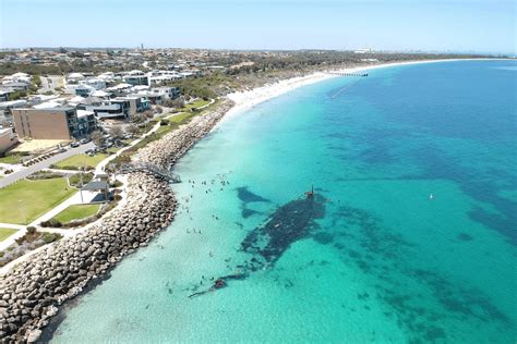 13 Best Perth Beaches to Visit This Summer | Man of Many