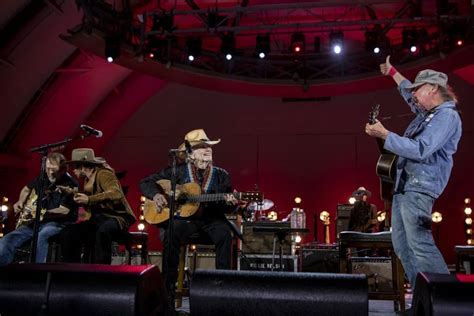 Willie Nelson's 90th Birthday at Hollywood Bowl Befitting A Living ...