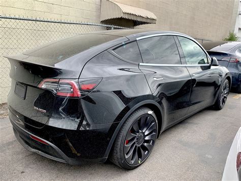 Black Performance Model Y - Hello Gorgeous : TeslaModelY